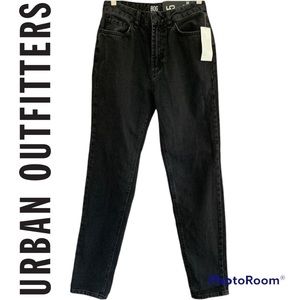 ✨ NWT Urban Outfitters BDG Mom High Rise Jeans ✨